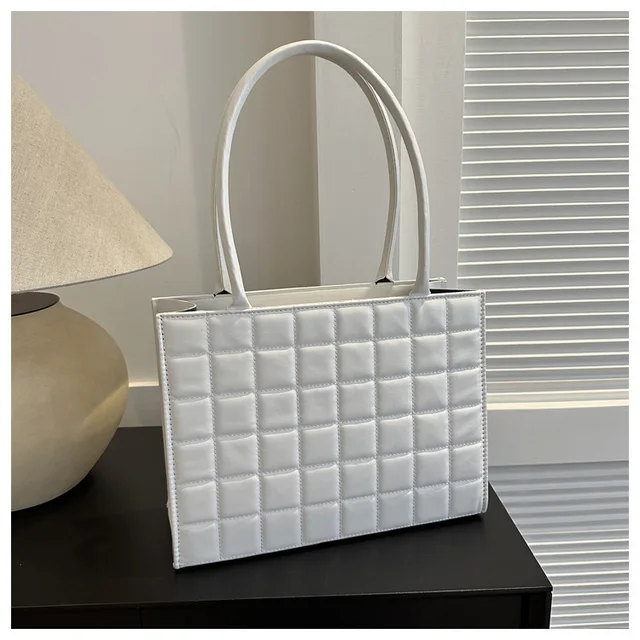 Taylor hand bag
